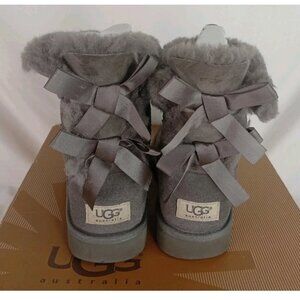 UGG Australia Kids Size 4 Bailey Bow II Gray Suede Sheepskin Boots